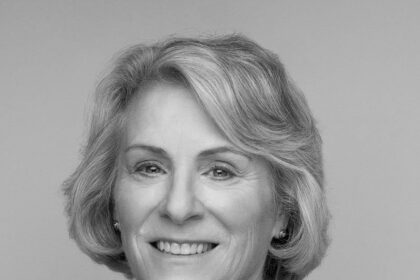 Portrait of Dr. M. Elizabeth Cannon, 2022 Southern Alberta Business Hall of Fame laureate