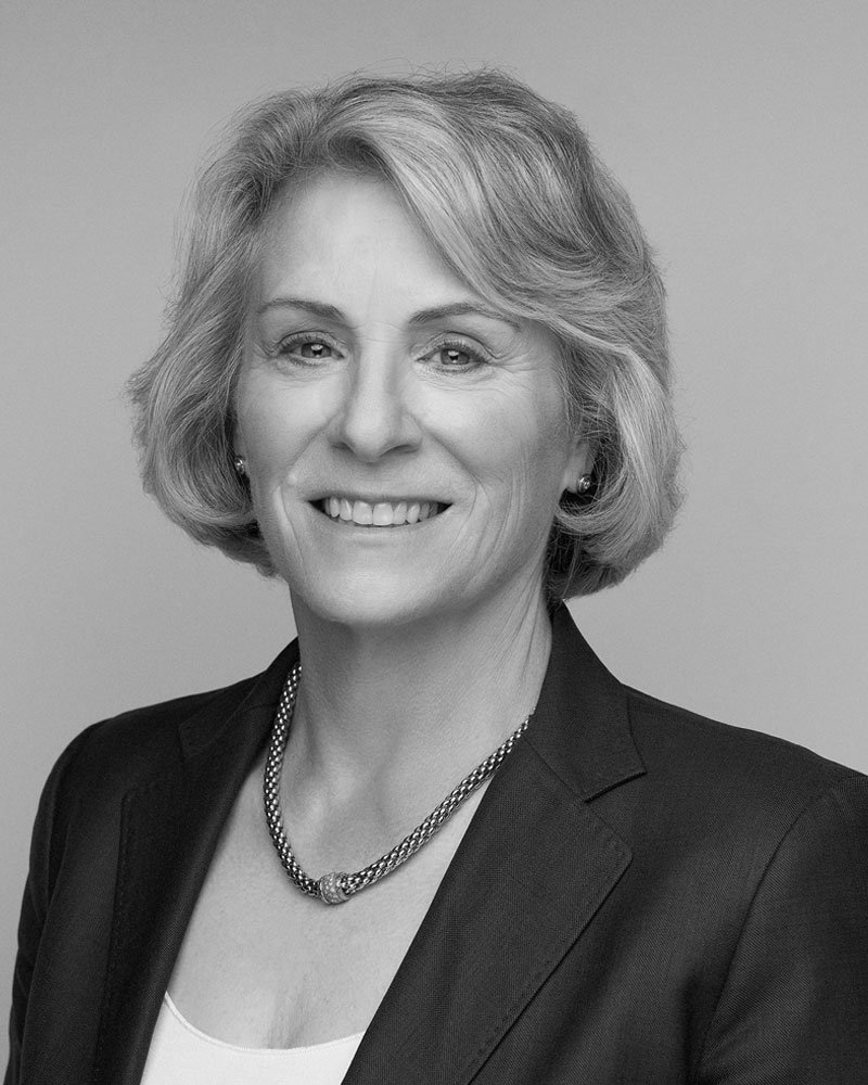 Portrait of Dr. M. Elizabeth Cannon, 2022 Southern Alberta Business Hall of Fame laureate