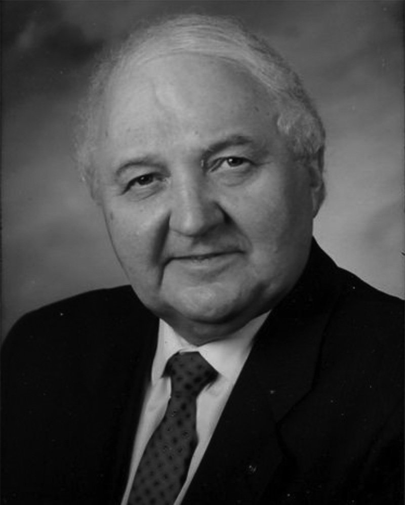 Portrait of Lou MacEachern, 2023 Southern Alberta Business Hall of Fame laureate